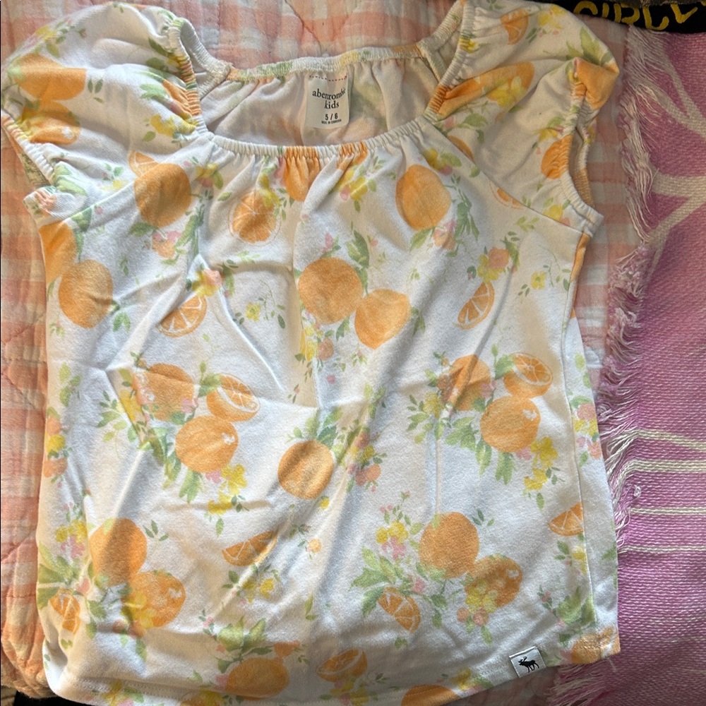 Abercrombie girls top 5/6 like new